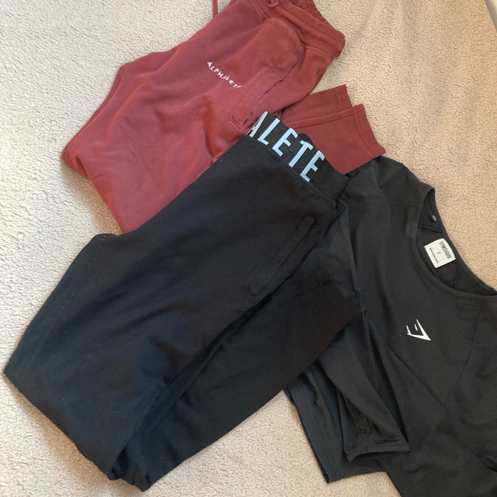 Bundle of gymshark crop top and Alphalete joggers